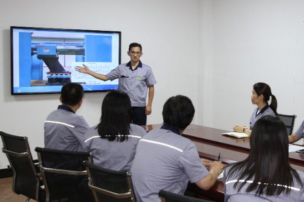 Сердечно поздравляем вас с успешным производством новых ЭЛАСТОМЕРОВ ДЛЯ БОЛЬШИХ СВАЕВ нашей компании.